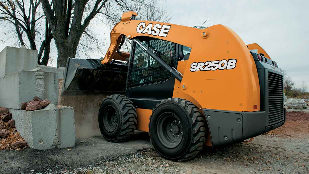 MINICARGADORA SR250B